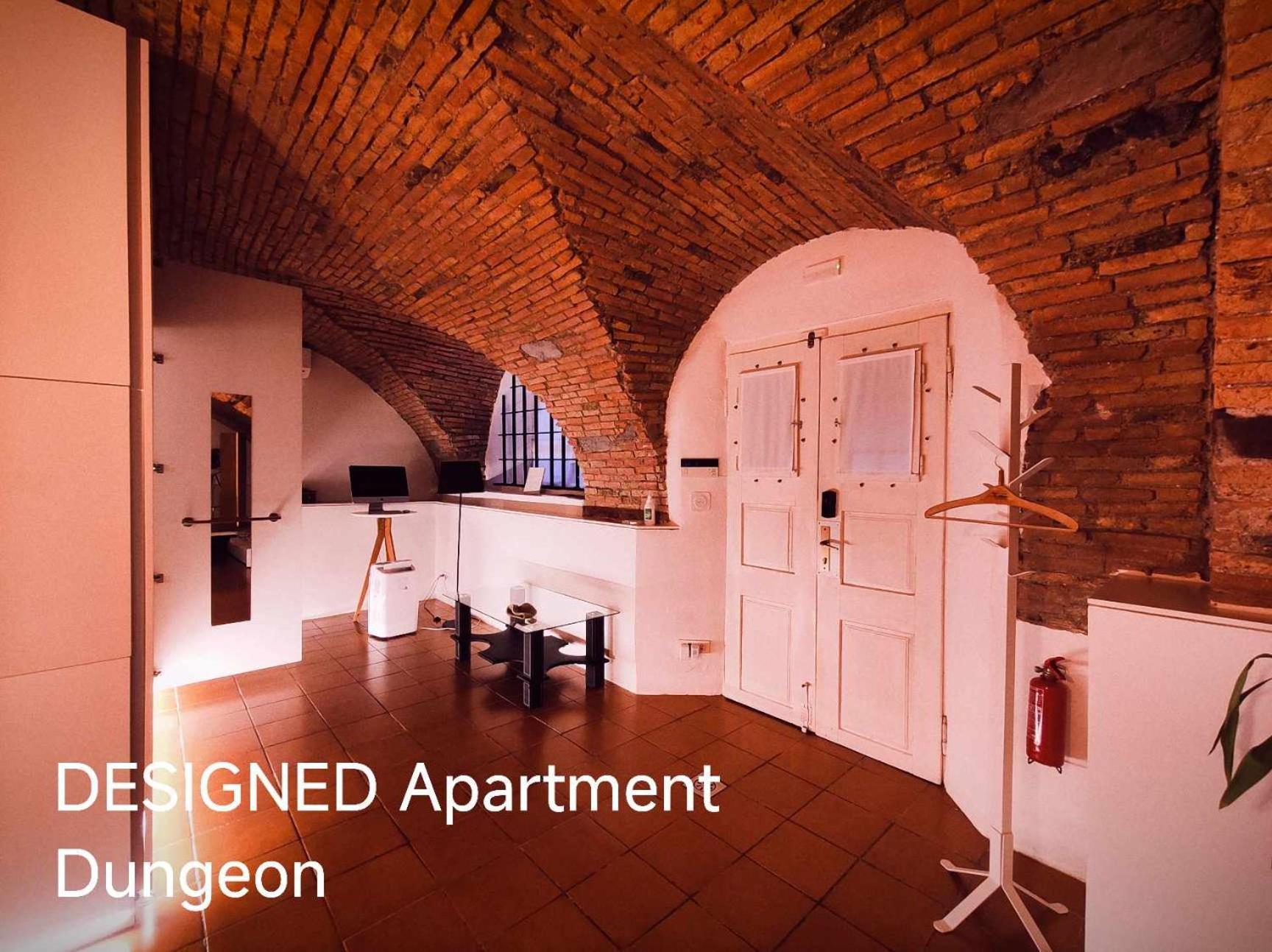Dungeon Apartment ลูบลิยานา ภายนอก รูปภาพ