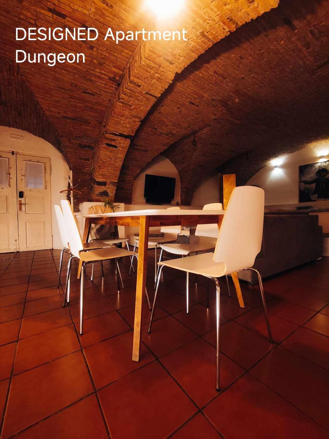 Dungeon Apartment ลูบลิยานา ภายนอก รูปภาพ