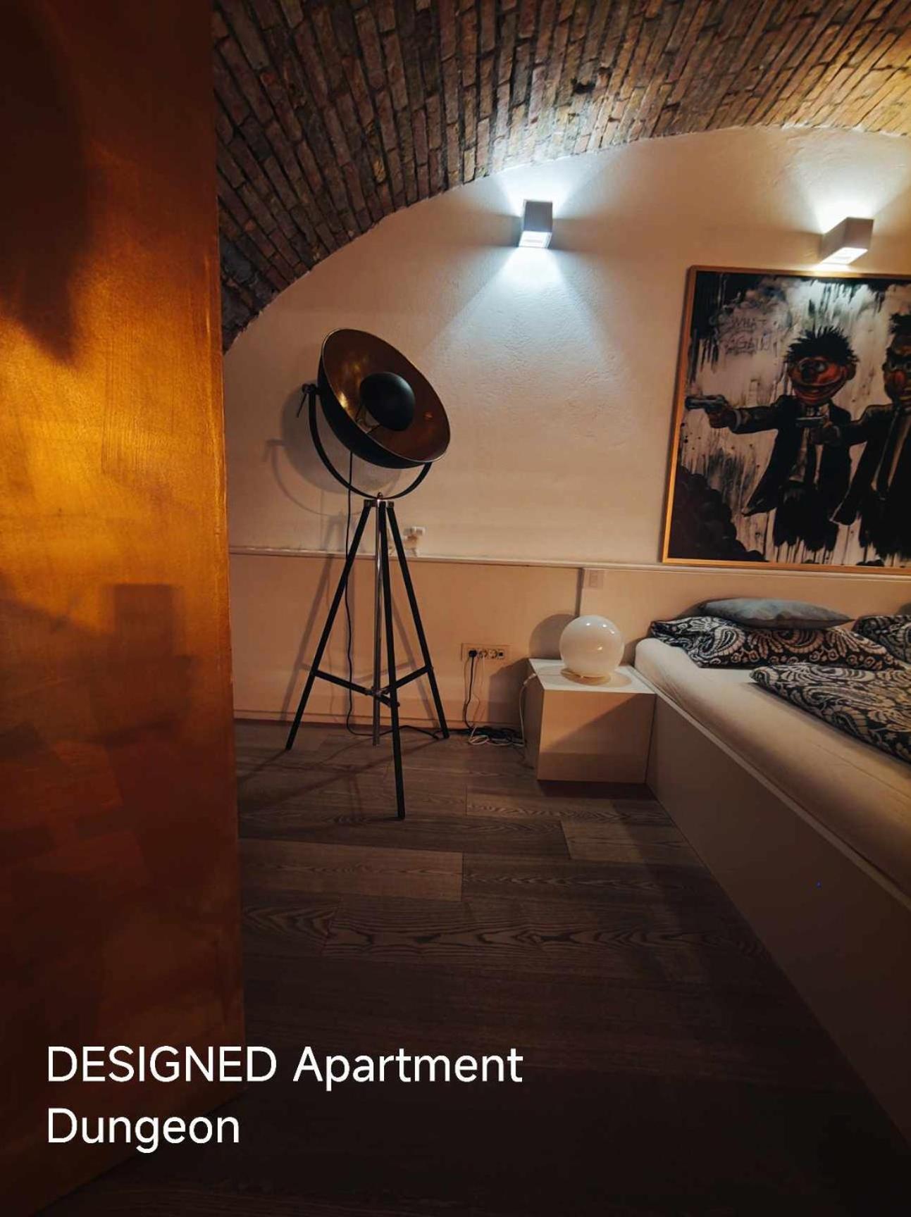 Dungeon Apartment ลูบลิยานา ภายนอก รูปภาพ